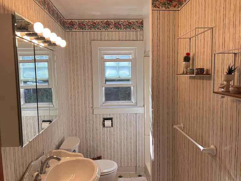 22 Prentiss St — Photo 10