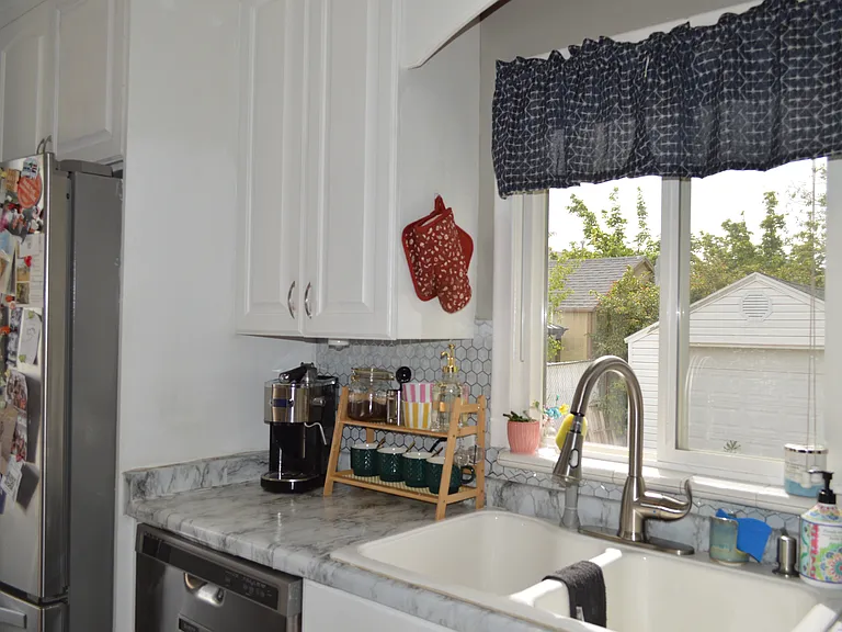 2836 S Kenwood St — Photo 18