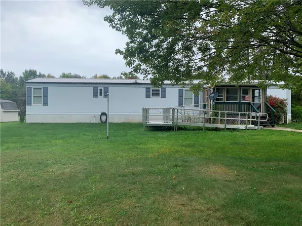 1810 Homestead Dr, Jamestown, PA 16134