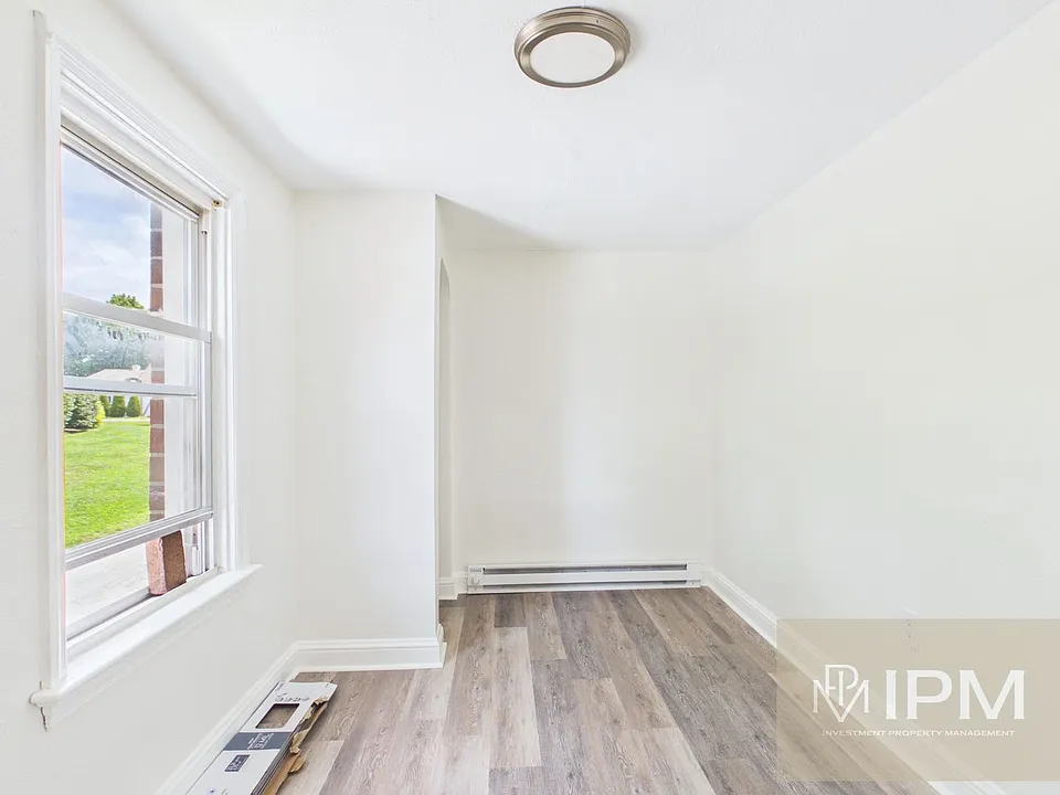 183 S Highland Ave