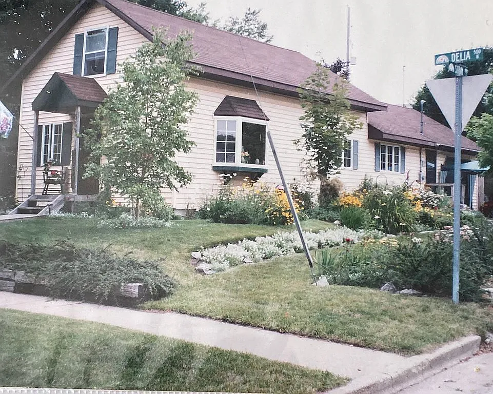 502 N Delia St photo 1