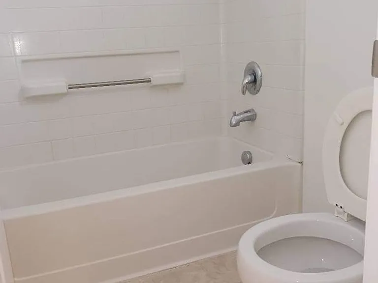 2435 Hanson Dr — Photo 9