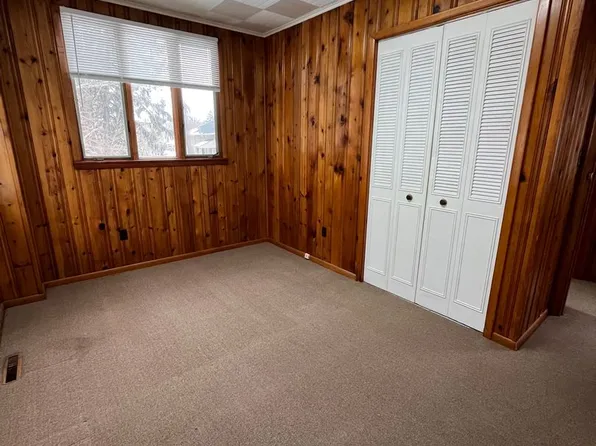 Oakdale - U-Shape Building, 302 Vincennes Ave #6, Oakdale, PA 15071