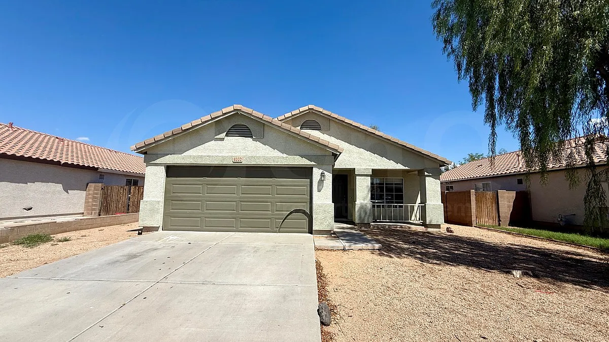 4 bed, 2.0 bath, 1480 sqft, $1,899 — Photo 1