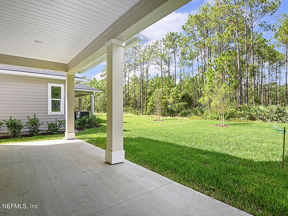 3rd image of 212 THORNBERRY Way