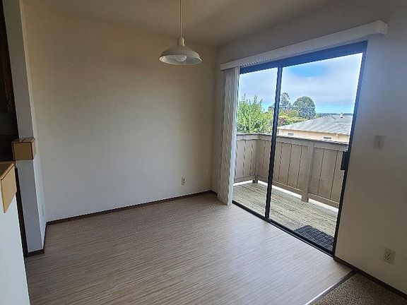 5th image of 5433 Sacramento Ave