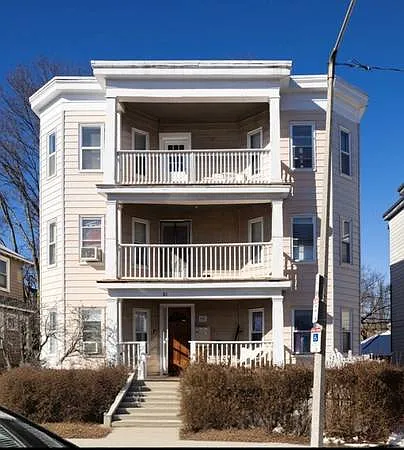 81 Mora St