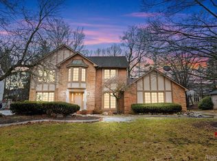 28947 Glenbrook Dr, Farmington Hills, MI 48331