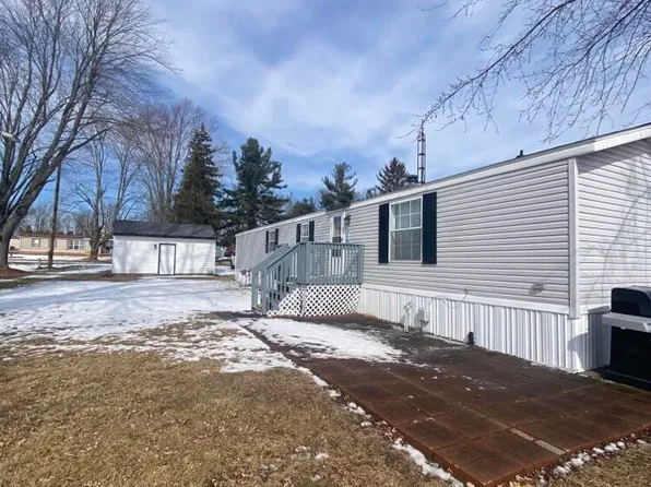 547 Norvell Beach Dr, Brooklyn, MI 49230