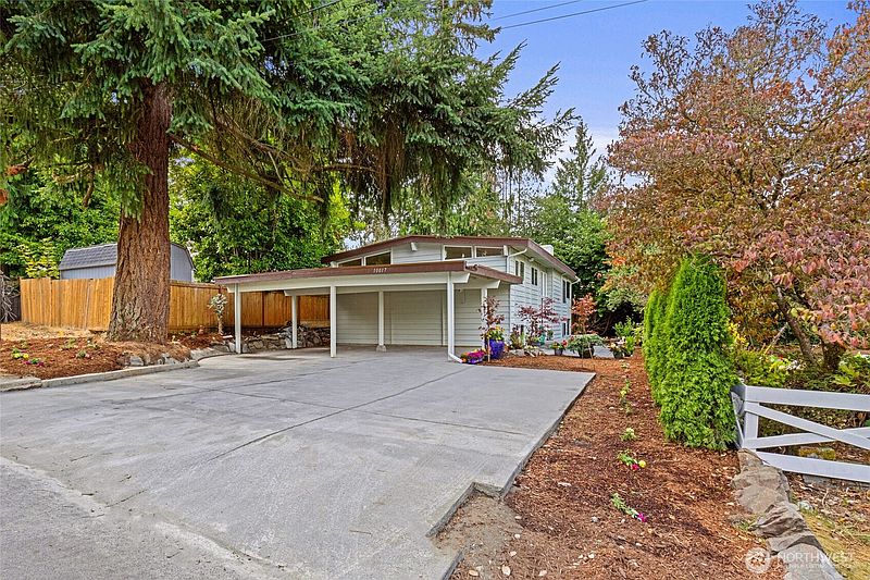 2nd image of 10017 12th Avenue NE