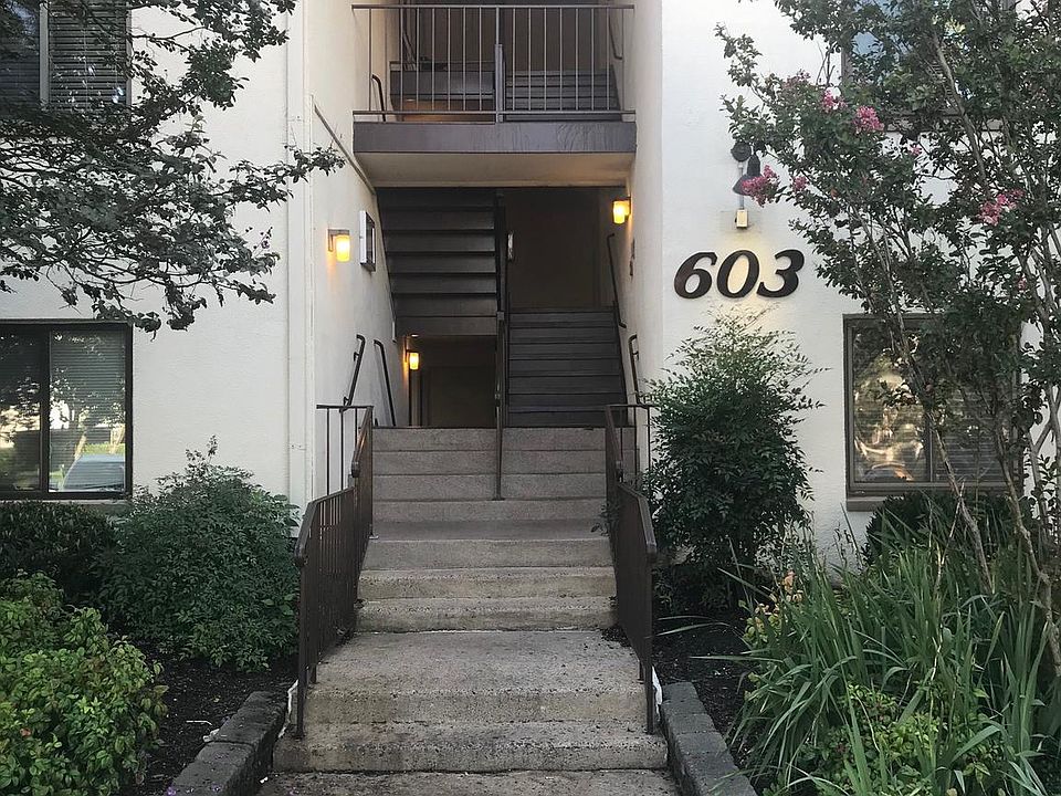 1st image of 603 Center St APT 201