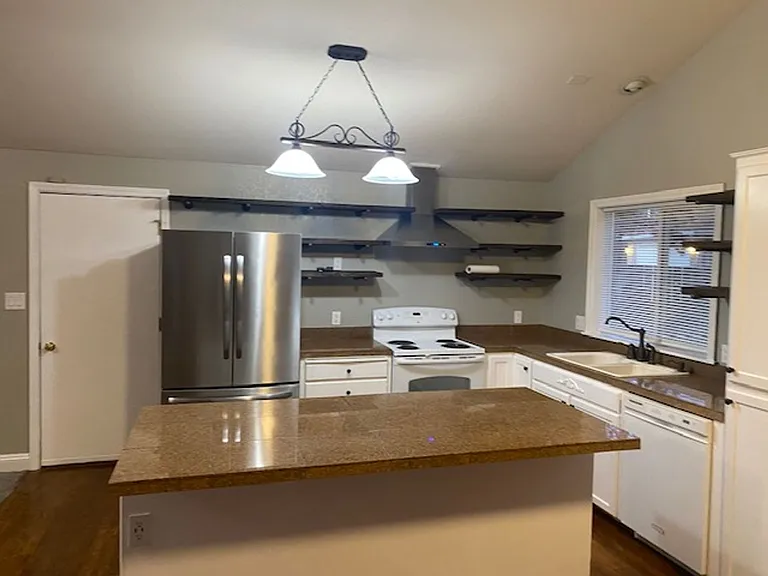 1364 Brook Ct — Photo 15