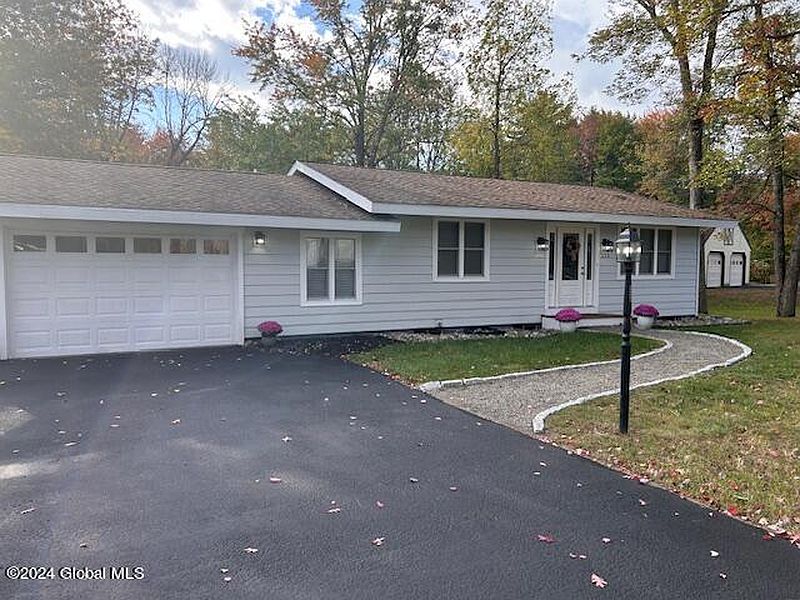 2nd image of 332 Ferris Rd