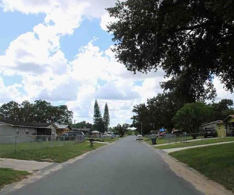 Exterior Neighborhood (street photo)