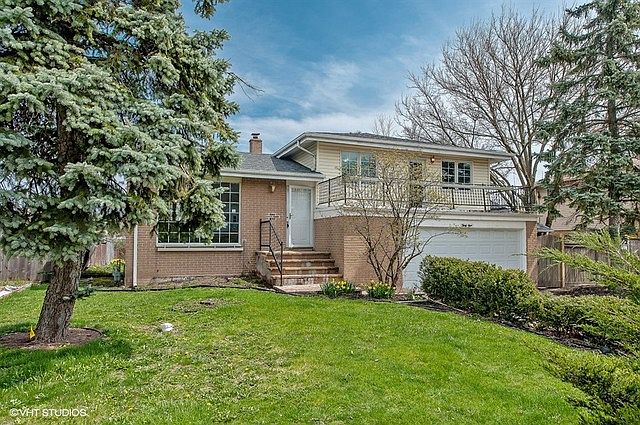 1st image of 39 Julie Dr