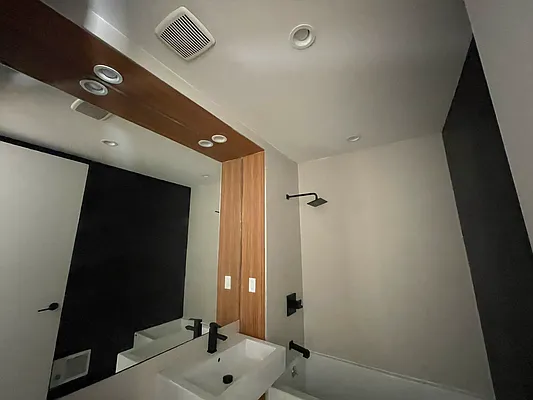 Rented by Tapiro Realty | media 13