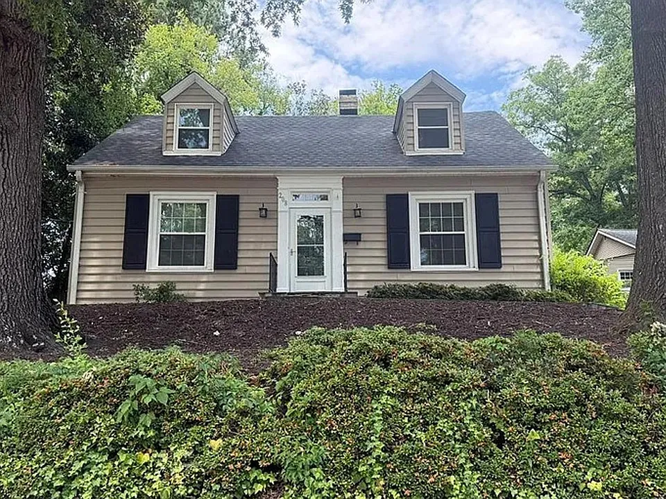 208 Woodland Dr