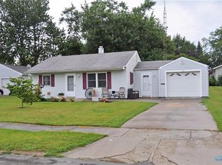 108 Seneca Dr, Bellevue, OH 44811