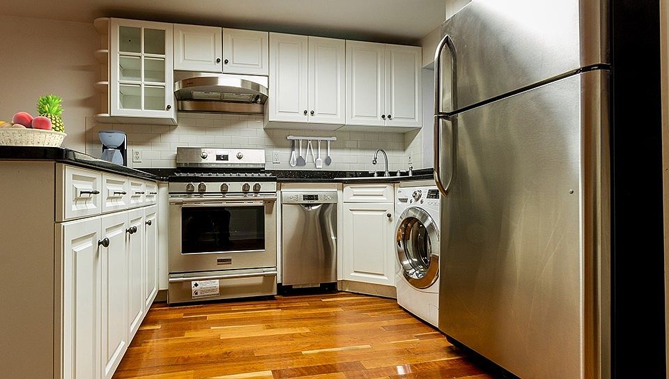 2nd image of 26 Lefferts Pl APT 1