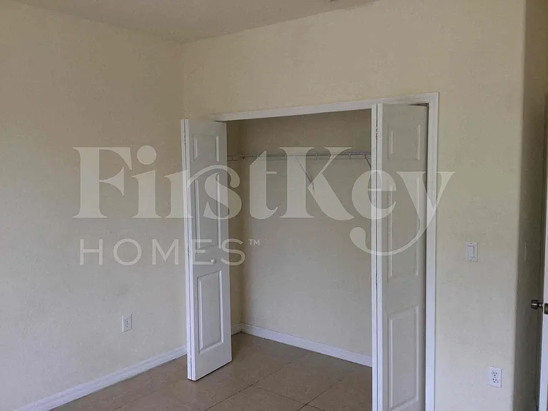1009 NE 16th Ave — Photo 11