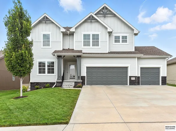 8821 S 169th St, Omaha, NE 68136