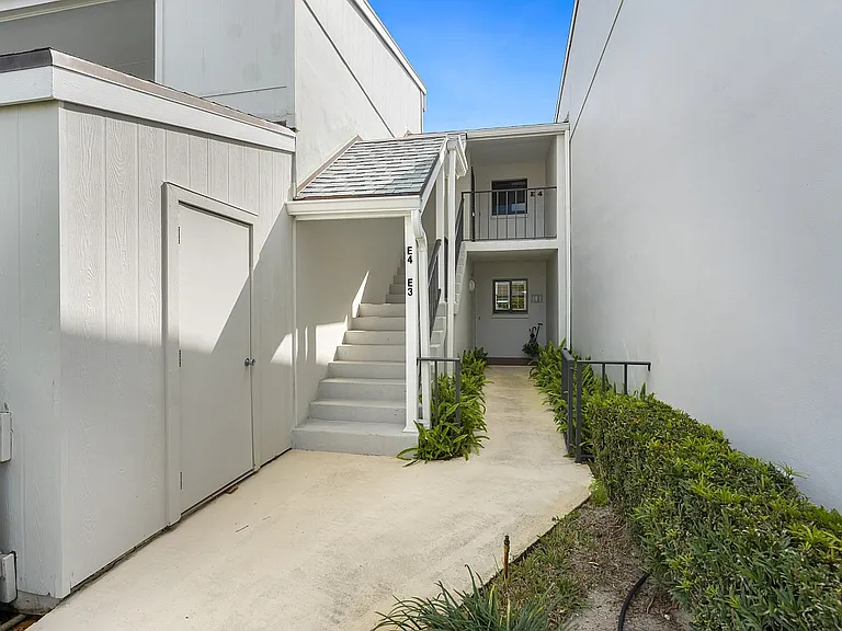 2155 Galleon Dr #E4 — Photo 5