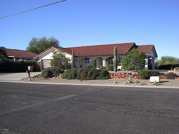 2nd image of 516 N Mariposa Dr