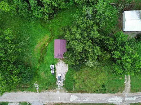 262 W Sugar Lake Dr, Mound City, KS 66056