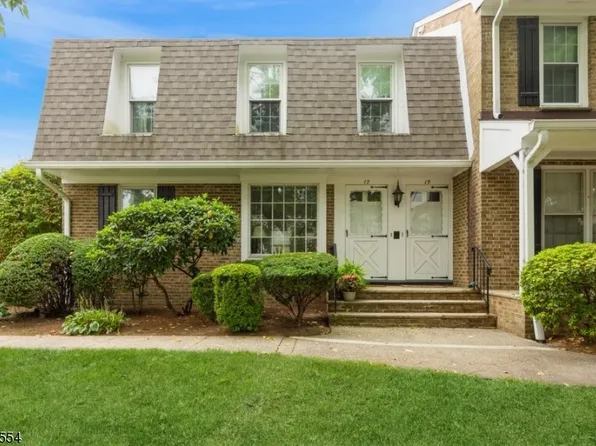 17 Briarwood Path, Clark Twp., NJ 07066