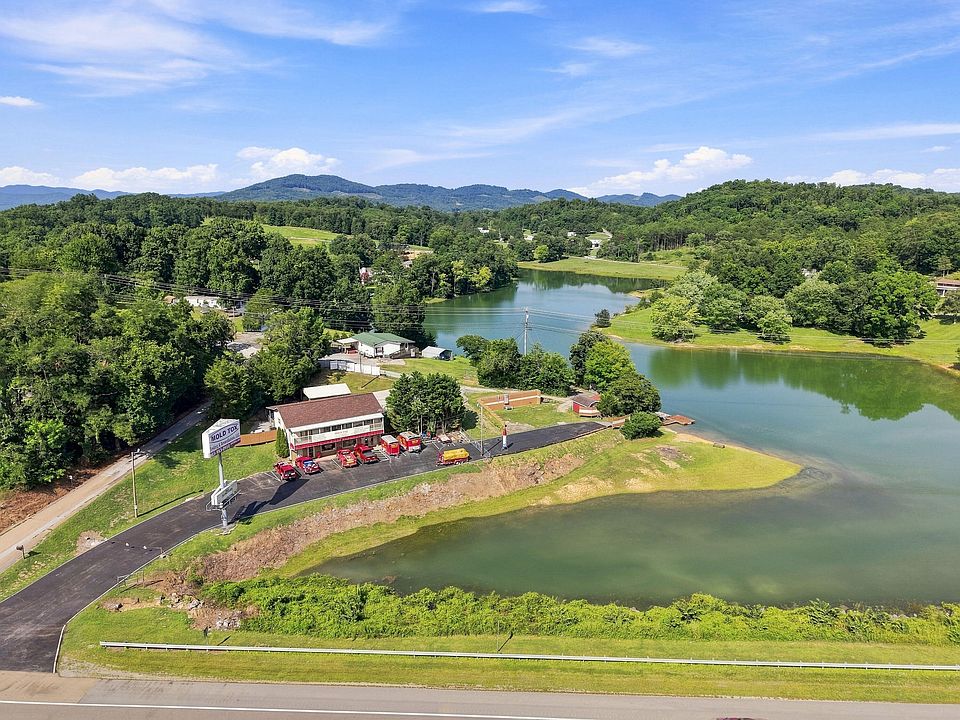1st image of 122 Circle Dr