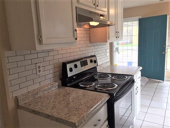 5th image of 310 Lake Creek Cir