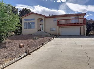 1390 Mesa Ridge Dr SW, Los Lunas, NM 87031