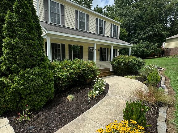 front walkway from the driveway