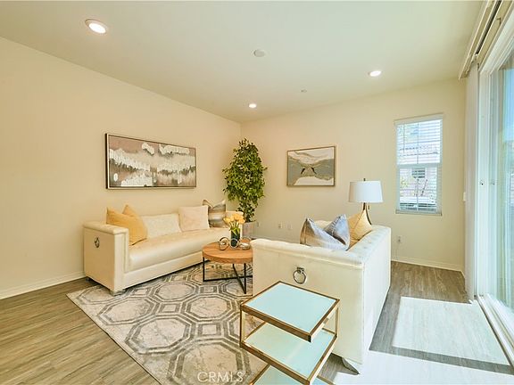 4th image of 16020 Huckleberry Ave