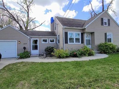 1219 35th St NE, Cedar Rapids, IA, 52402