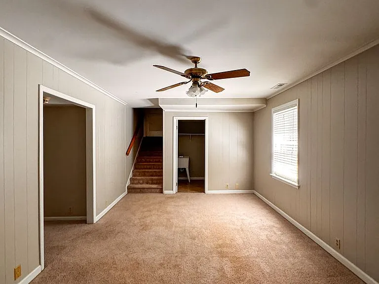 2305 Mirror Lake Dr — Photo 28