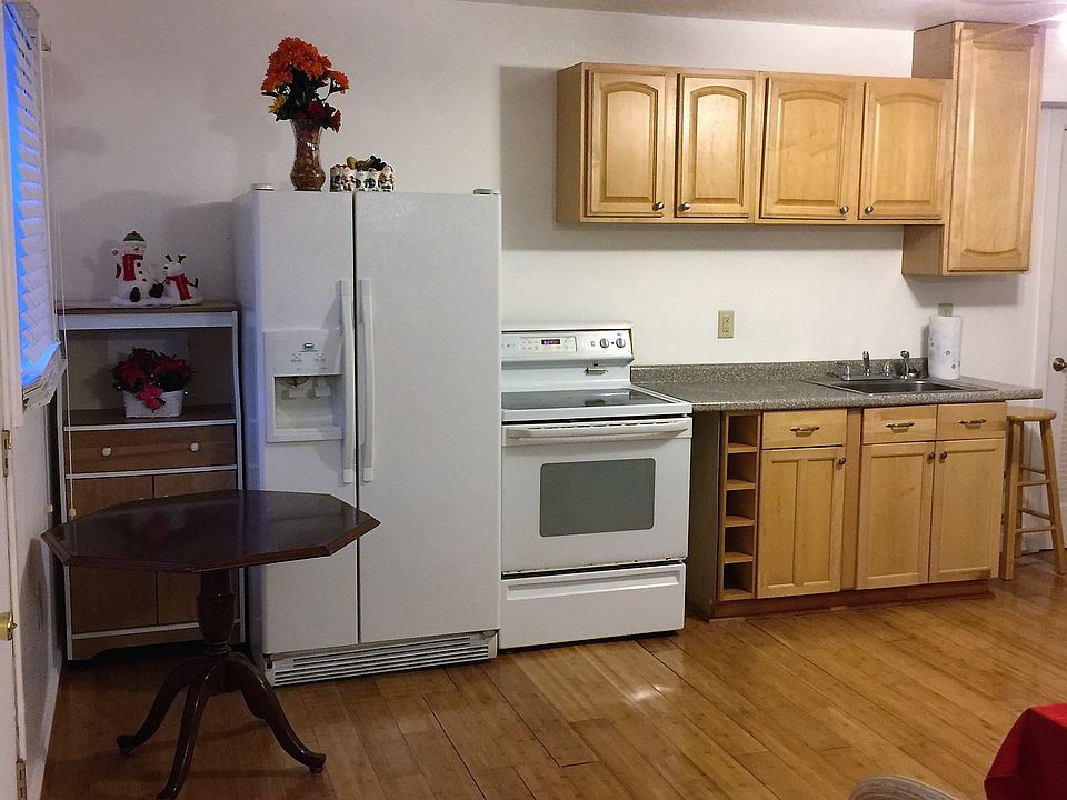 1st image of 205 Luther Dr