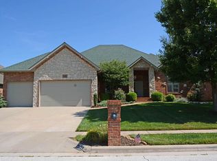 3355 E Manitoo St, Springfield, MO 65804