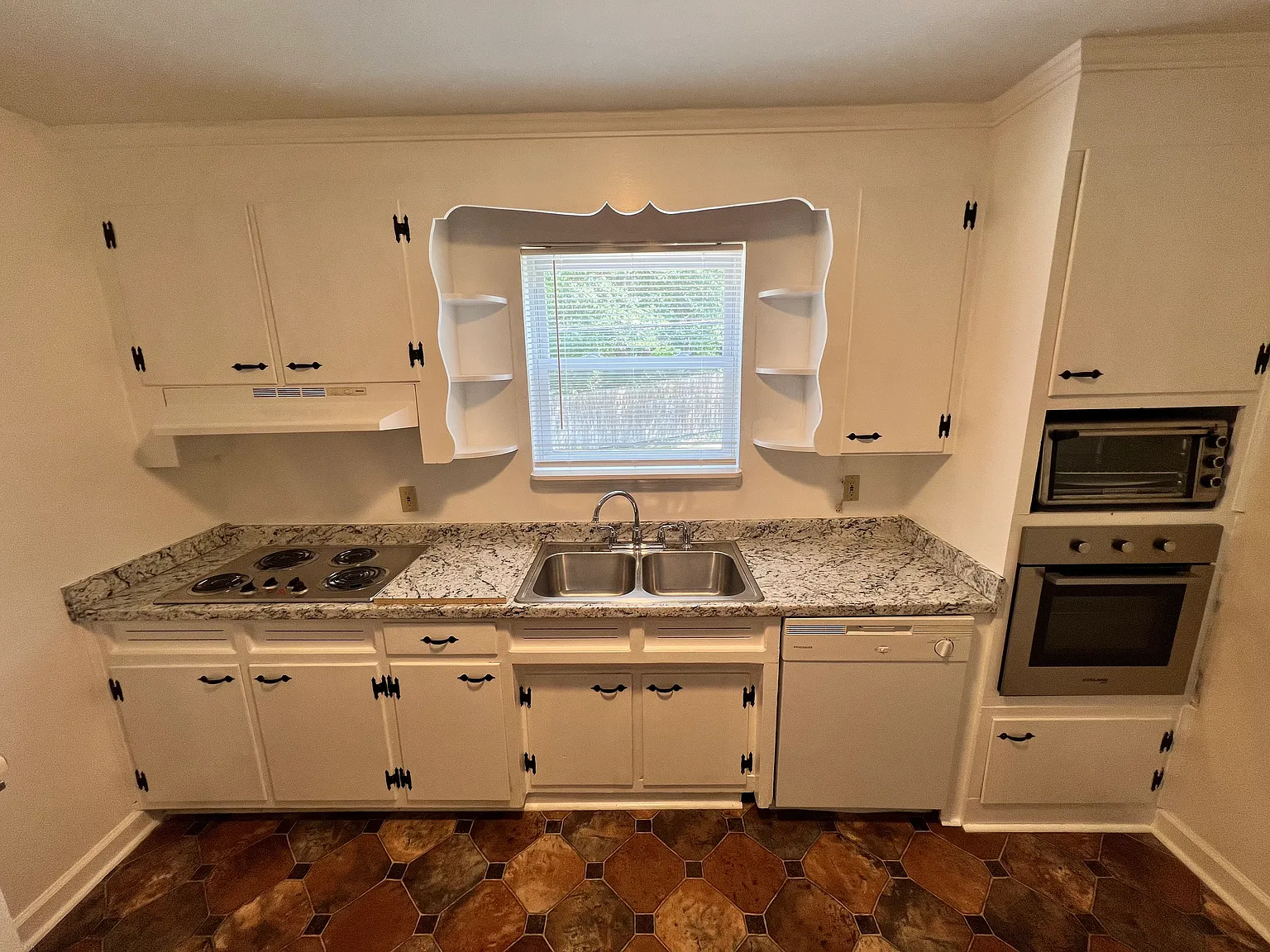 110 Piedmont Park Rd — Photo 4