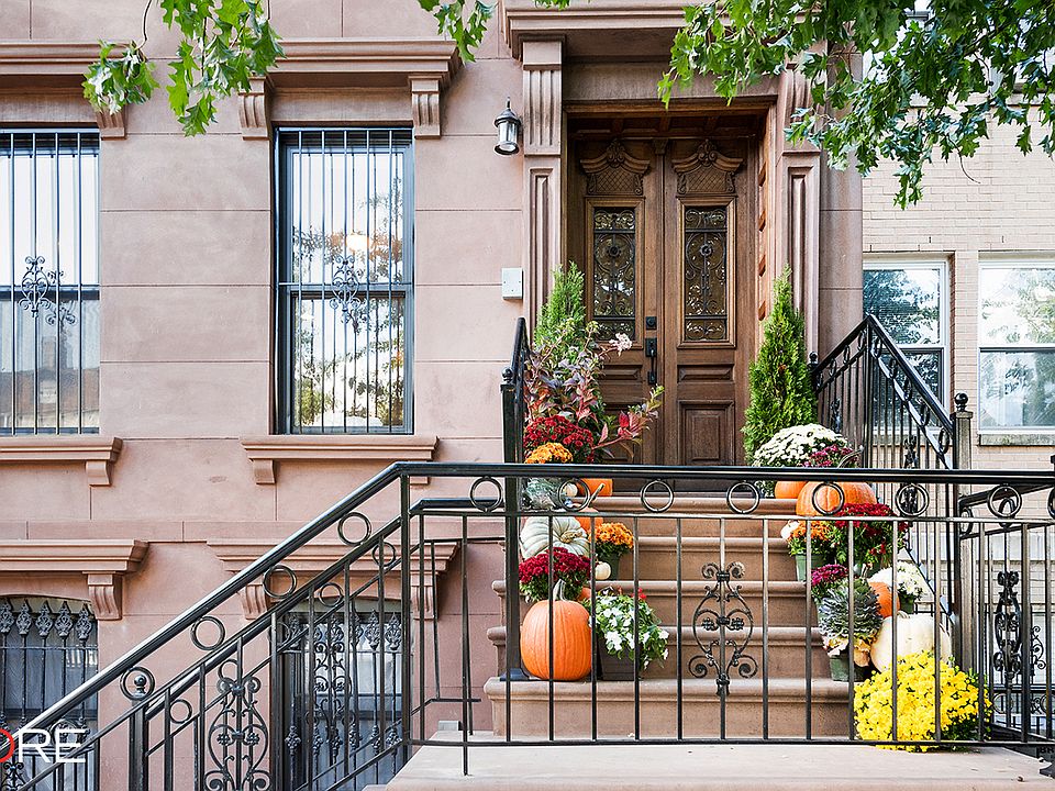 1st image of 224 Putnam Ave