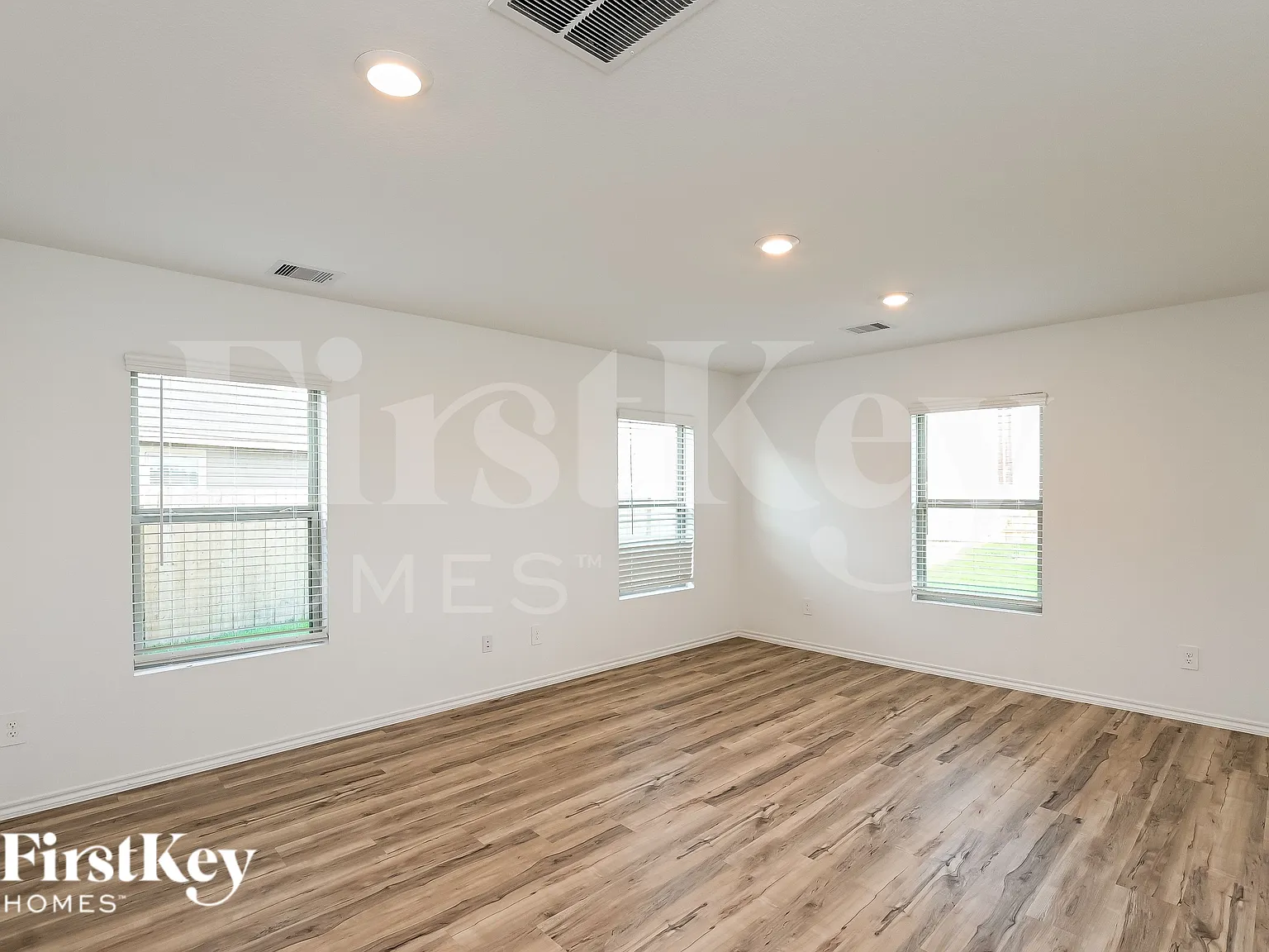 4 bed, 2.5 bath, 1851 sqft, $2,210 — Photo 3