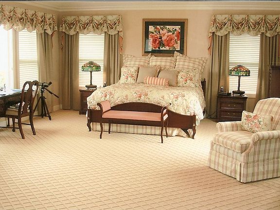 Extra large master with views