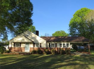 318 Daniel Adkins St, Eden, NC 27288