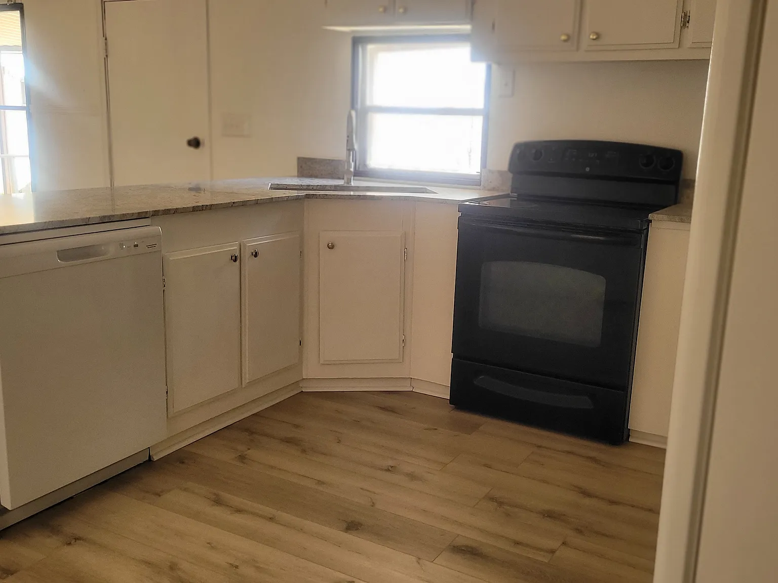 2875 N Hill Field Rd — Photo 2