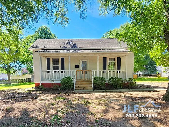 618 Poplar Ave — Photo 1