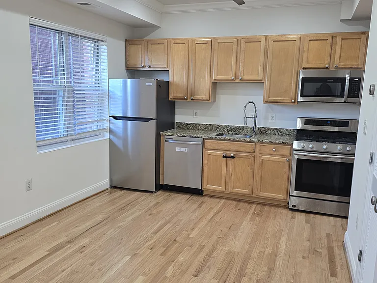 1372 Randolph St NW #102 — Photo 5