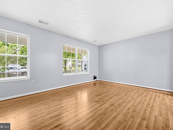 4th image of 4096 Broadbill Cir