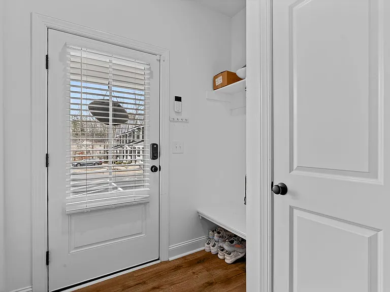 5619 Johnson Woods Ct — Photo 4