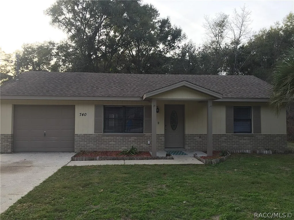 3 bed, 2.0 bath, 1304 sqft, $1,750 — Photo 1
