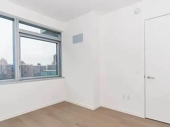 133-27 39th Avenue image 13 of 18